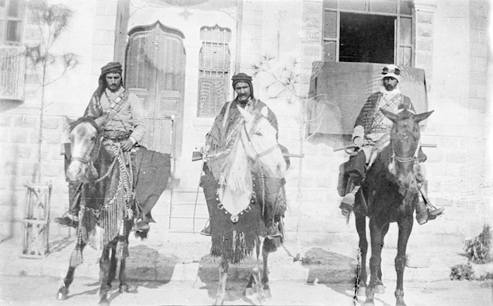 فرسان-من-قوات-الثورة-العربية-في-دمشق-1918jpg